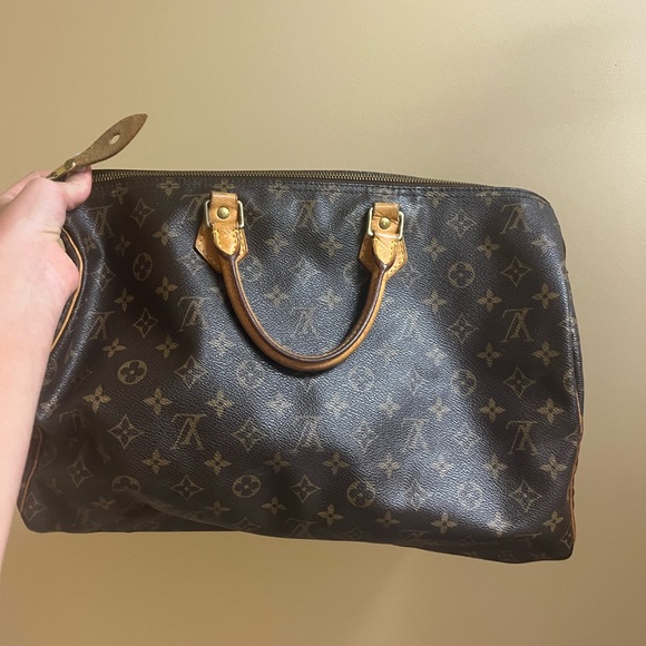 Louis Vuitton bag - Picture 1 of 4